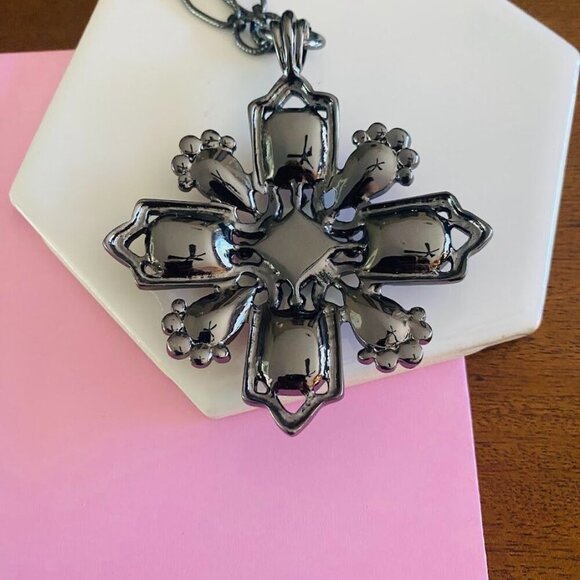 Vintage Large Gunmetal Maltese Cross Pendant Necklace Pink & Clear Rhinestones - Picture 4 of 5